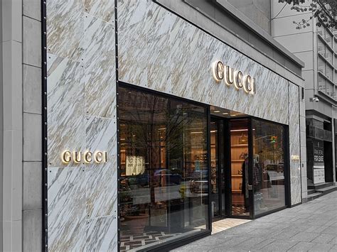 gucci 130 bloor street west|gucci stores in toronto.